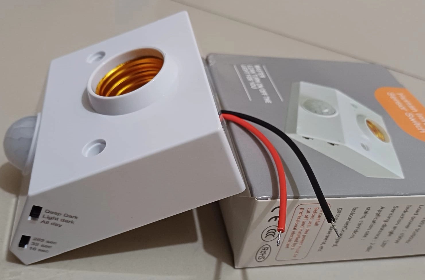 Automatic PIR Motion Sensor LED Bulb Holder Switch for Home Security