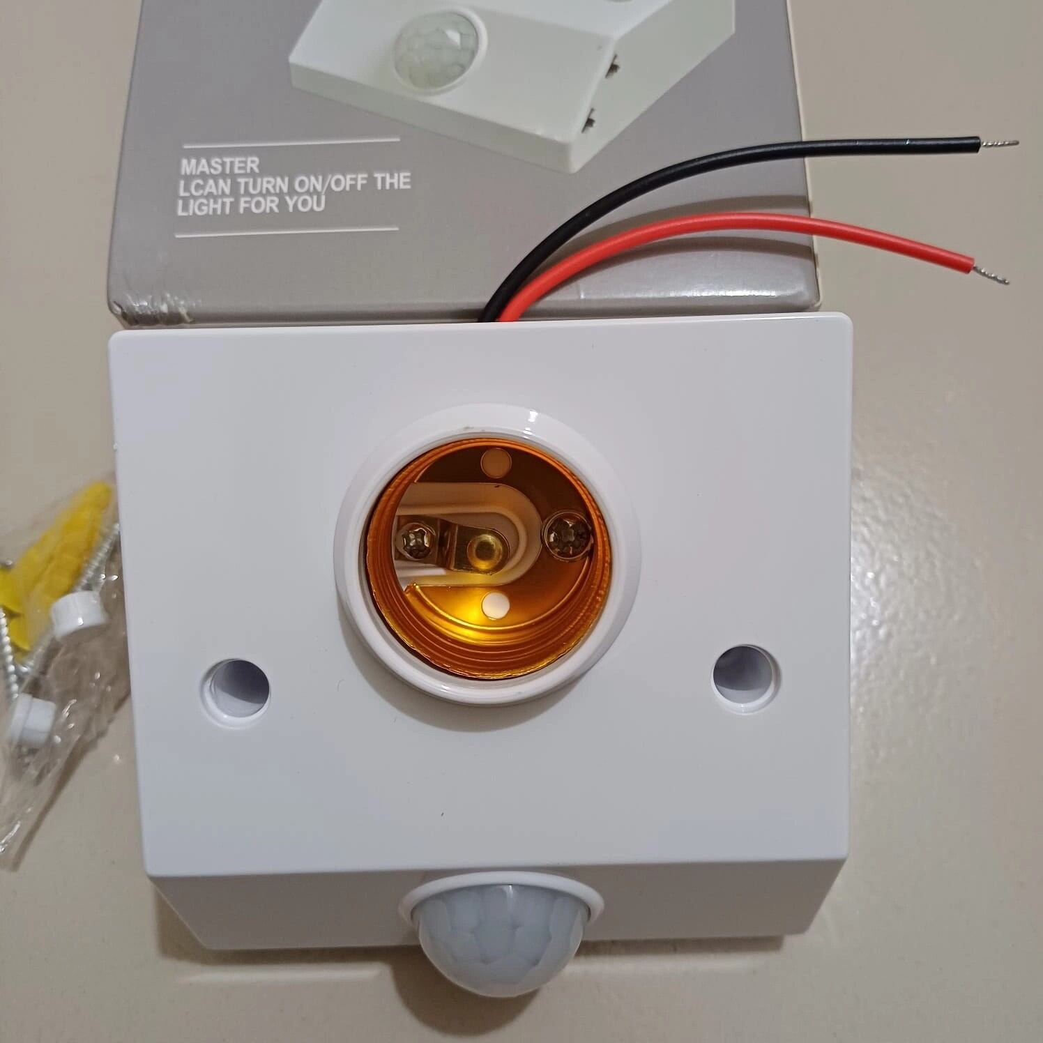 Automatic PIR Motion Sensor LED Bulb Holder Switch for Home Security